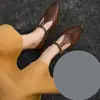 Nuevos Zapatos Planos de Hebilla de Una Línea con Corte para Mujer Otoño e Invierno 2025, Cómodos Zapatos Mary Jane Retro de Tacón Grueso con Estampado de Camelia para Viajar