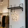 Decoración colgante de interior LED de estrella de cinco puntas de arte en hierro, un imprescindible para Navidad, decoración de ambiente interior, viene con un gancho