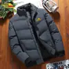 Venta Directa de Fábrica de Ropa Masculina Nueva de Invierno de Moda con Cuello Alto Versátil y Elegante, Chaqueta de Algodón Resistente al Viento y Cálida Casual para Jóvenes Hombres