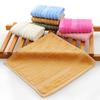 Fábrica atacado fibra de bambu toalha quadrada 35 * 35 jardim de infância toalha pequena absorvente macio com gancho toalha de mão