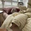 Juego de Cama con Borde de Cáscara de Kapok Clase A - Sábana, Funda de Edredón y Colcha de Estilo Nórdico Simple - Juego de Tres Piezas para Estudiantes de Dormitorio