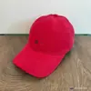 Boné de Beisebol Simples da Moda Estilo Coreano para Mulheres, Boné com Aba de Algodão Puro de Alta Qualidade, Chapéu com Aba Larga e Top Macio com Etiqueta de Metal Pequena para Homens