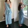 Foto Real de um Vestido Tank Elegante e Doce de Gola V Sem Mangas com Barra Franzida e Fenda Vestido Longo