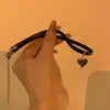 Colar Versátil Elegante Personalizado para Mulheres, Estilo Doce e Cool Sexy de Nicho de Luxo Leve, Corda de Couro Preto Coração Zircônia Corrente para Clavícula