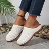 Nuevas Chanclas de Cuña de Verano 2026 Estilo Europeo y Americano para Mujer con Diseño Floral Hueco, Transpirables, de Suela Gruesa, Sandalias de Exterior