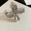 Pulseras y Anillos Europeos y Americanos de Flor de Metal Exagerada 2026 Nuevo Estilo Joyería de Lujo Ligero de Alta Gama Accesorios Elegantes de Moda para Mujer