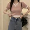 Camiseta de punto de manga corta con cuello en V de diseño de nicho para mujer Verano 2025 Nueva camiseta corta de punto ajustada