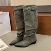 Botas longas vintage de salto grosso e bico fino para mulheres plus size, novo estilo europeu e americano, botas pretas empilhadas para outono e inverno, botas longas de montaria
