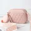 Bolsa Transversal Feminina Mais Vendida no Exterior, Bolsa de Ombro Acolchoada Bordada Prática com Múltiplas Camadas, Bolsa Versátil de Novo Estilo para Mães de Meia-Idade