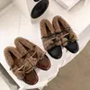 Zapatos Pequeños de Cuero Retro Plus de Terciopelo con Boca Profunda para Mujer 2026 Otoño/Invierno Nuevos Zapatos Peludos Mocasines Planos Zapatos Cálidos de Algodón
