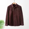 Nova coleção outono e inverno: camisa masculina de veludo cotelê grossa, quente e retrô, com colarinho e bolsos - estilo moderno. 13602