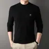 Camiseta de veludo dupla face com gola redonda para outono e inverno 2023, nova moda outono e inverno para jovens e meia-idade, manga longa amiga da pele, camiseta para usar por baixo masculina