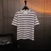 Camiseta Listrada de Manga Curta para Homens Moda Verão Cor Color Block Tendência Estilo Coreano Casual Versátil Slim Fit Manga Meia