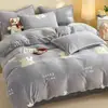 Juego de Ropa de Cama de Coral Fleece para Otoño e Invierno Juego de Cuatro Piezas Cubreduvet de Leche Fleece Más Terciopelo Sábana Bajera Acolchado Franela Dormitorio Juego de Tres Piezas