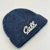 Moda Nova Outono e Inverno Chapéu de Tricô Bordado com Letras Versão Coreana Cor Sólida Versátil Para Cabeças Grandes Emagrecimento Facial Gorro Quente