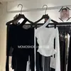 Camiseta de Manga Larga de Color Sólido con Hombros Descubiertos y Cuello Halter, Estilo Puro Deseo, Ajustada, Moda Coreana Nueva, Primavera y Otoño 2025