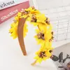 Nova Tiara de Cabeça com Cabeças de Flores Artificiais Estilo Floresta Transfronteiriça, Fresca e Doce, Adequada para Fotografia de Rua, Acessório de Cabelo Floral, Elegante Tiara de Flores