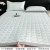 Colchoneta Refrigerante de Seda de Hielo de Gama Alta Modelo Nuevo Verano 2026 Lavable a Máquina Juego de Tres Piezas Verano Clase A Suave para Aire Acondicionado Estilo Sábana de Cama