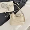 Bolsa pequena retrô muito estilosa para mulheres, nova moda primavera 2026 bolsa transversal, bolsa de ombro sob o braço requintada, bolsa tipo balde