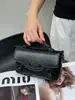26 Novos Modelos de Bolsas Mini para Motocicleta Estilo Doce e Cool, Bolsas de Mão em Couro Cera-Óleo, Bolsas Quadradas Pequenas Transversais, Bolsas Femininas com Design de Nicho