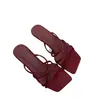 Sandalias de Tacón Alto Francesas de Nicho Verano 2026 Rojas Retro de Tira Fina Romanas de Moda con Punta Abierta Sandalias de Tacón de Aguja