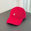 Boné de Baseball Bordado com Letra S Estilo Minimalista para Mulheres 2026 Novo Top Macio Aba Larga Moda Protetor Solar Boné Bico de Pato para Casal