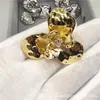Novos Brincos de Camélia com Padrão Martelado de Metal de Nicho de Verão para Mulheres, Luxo Leve, Alto Padrão, Versáteis Brincos e Brincos