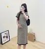 Vestido Xuemefu para Gestantes Verão Feminino 2024 Novo Estilo Coreano Simples Listrado Solto plus size Ajustado Malha Saia