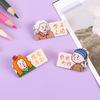 Broche de Insignia Acrílica de Texto Inspirador de Celebridad de Dibujos Animados Lindo Colgante Estudiante Pequeño Regalo Accesorios para Mochila Escolar Regalo