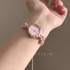 Reloj Floral Rosa Vintage con un Toque de Lujo Ligero y Gama Alta, Joyería Única con Pulsera Ajustable