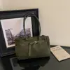 Bolsa de camurça para mulheres, grande capacidade, novo estilo 2026, design de nicho, acabamento fosco, bolsa de ombro retrô, estilo casual, bolsa tote para o dia a dia
