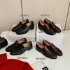 Mocassins estilo britânico com estampa de enguia para mulheres, novo modelo 2026, comércio exterior, salto grosso, couro genuíno, macios, sapatos slip-on de corte profundo para mulheres