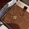 Collar Colgante Flor Hueca Color Dorado Lujo Ligero para Mujer, Cadena para Clavícula Elegante de Gama Alta Estilo Francés