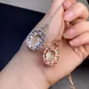 ¡Colgante de cristal verde natural! ¡El cristal está limpio! ¡El color fuego es súper fuerte! El tamaño de la piedra suelta es 10*14mm