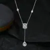 Corrente Elegante para Clavícula Banhada a Ouro Real com Zircônias Micro-Pavimentadas Colar com Pingente de Cubo de Açúcar Geométrico para Mulheres Estilo Celebridade da Internet
