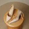 Zapatos de tacón alto con remaches para mujer con tacón fino, Nuevo modelo Primavera 2026, Diseño de nicho, Estilo maduro, Punta fina, Zapatos de salón de boca poco profunda