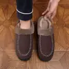 Novas pantufas masculinas de tamanho grande, novo modelo de inverno 2026, de pelúcia e espessas para aquecimento, sapatos de algodão slip-on estilo europeu e americano para homens, transfronteiriço
