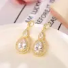 Pendientes de Zirconia con Forma de Gota de Estilo Europeo y Americano de Lujo Ligero para Mujer, Pendientes de Diamante Completo de Gama Alta, Pendientes de Moda y Versátiles para Fiesta de Boda