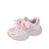 Zapatos deportivos para niños, zapatos tipo "dad shoes" para niñas, de malla transpirable, ligeros, cómodos, zapatos blancos florales para estudiantes de primaria, zapatillas de running de malla