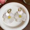 Brincos Pingente Flor de Zircônia Super Brilhantes, Frescos e Doces, Brincos Versáteis da Moda de Verão, Brincos de Nicho com Design Único para Mulheres