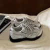 Tênis Dad Shoes de Solado Grosso Feminino 2026 Novo Verão Sapatos Femininos Super Quentes Versátil para Estudantes Sapatos Brancos Tênis Esportivos Casuais