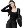 Entrega en una sola pieza otoño e invierno 2023 camiseta de manga larga de terciopelo con cuello cuadrado para mujer, ropa interior de mujer, dobladillo ajustado, camiseta de manga larga de base con arco