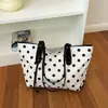 Bolsa tote de bolinhas estilo coreano transfronteiriça para mulheres, nova coleção outono 2026, moderna e versátil, grande capacidade, bolsa de ombro e bolsa de braço