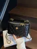 Bolsa de Mão Retrô Fashion 2026 Nova Bolsa Quadrada Pequena Acolchoada com Diamantes de Toque de Luxo Bolsa de Ombro Casual para Mulheres