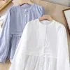 Camisa Casual Rayada de Nuevo Diseño Primavera 2026 para Mujer, Top Elegante de Nicho Blanco con Cuello Redondo para Mujer
