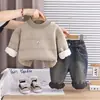 2025 Novo Moletom de Veludo de Inverno Conjunto de Duas Peças para Meninos Estilo Coreano Moda Veludo com Listras Largas Manga Longa Conjunto Estilo Tendência