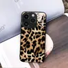 Funda de iPhone clásica de moda de alta gama con estampado de leopardo marrón y amarillo para Apple 17 Pro Max, funda de teléfono de cristal al por mayor