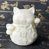 Gato da Sorte Dourado Esculpido em Marfim 5,5*5*4cm Ornamento de Artesanato em Madeira para Mesa de Sala de Estar