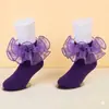 Meias Infantis Femininas de Verão Finas Coloridas com Pompons e Renda Meias de Dança Estilo Princesa Bebê Meias de Algodão Atacado