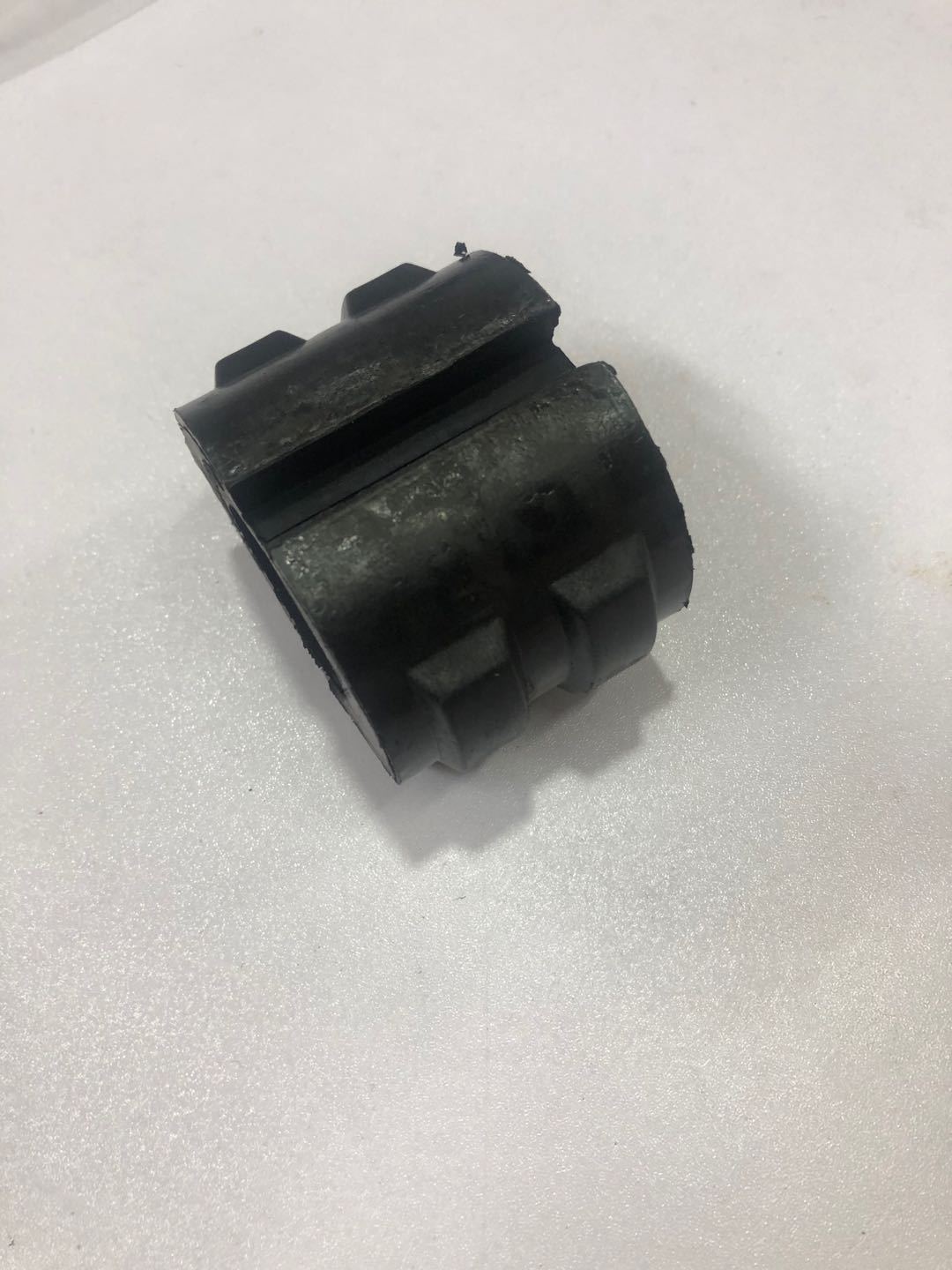 2203230040前平衡杆开口胶 (6)